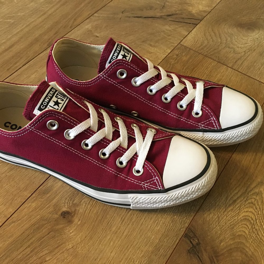 Converse Chuck Taylor All Star Low burgundy sz 9